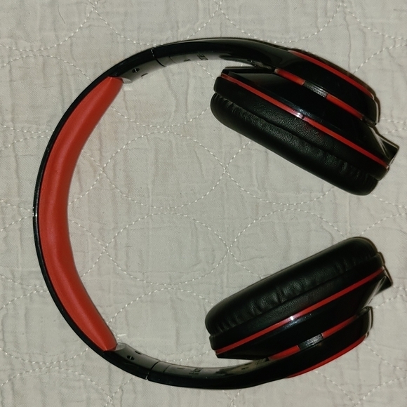 🥳HP🥳EUC Over the Ear Headphones Bluetooth Cordless